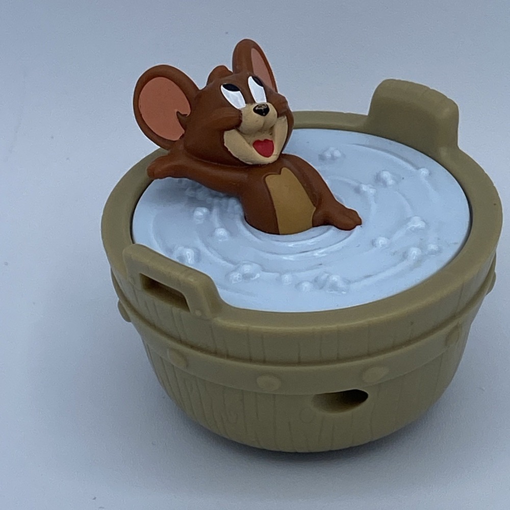 Tom & Jerry McDonalds Canada‎ 2021 "Jerry's Bath Time Swim" Toy Cake Topper